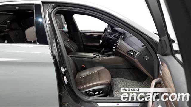 BMW 5시리즈 (G30) 520d xDrive M Sport Plus, 2018 11