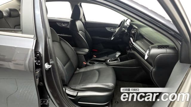 Kia The / новый New K3 2세대 Trendy, 2022 11