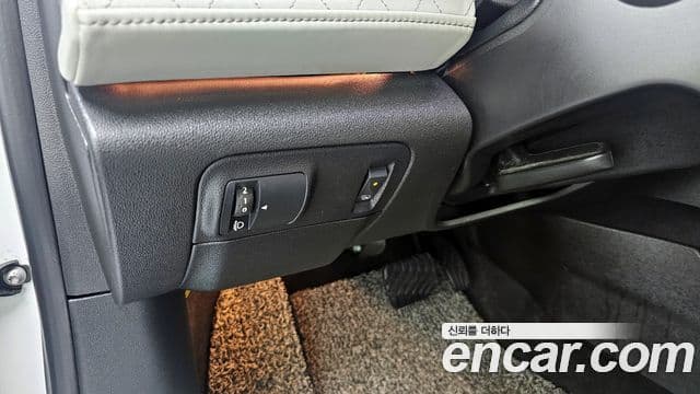 Renault Korea(Samsung) SM6 2.0 LPe RE (для людей с инвалидностью), 2017 16