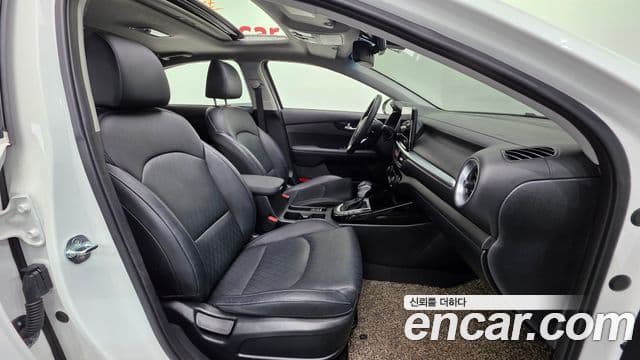 Kia The / новый New K3 2세대 Signature, 2022 10