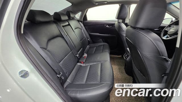 Kia The / новый New K3 2세대 Signature, 2022 20