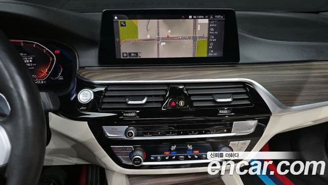 BMW 5시리즈 (G30) 520d M Sport Plus, 2020 16