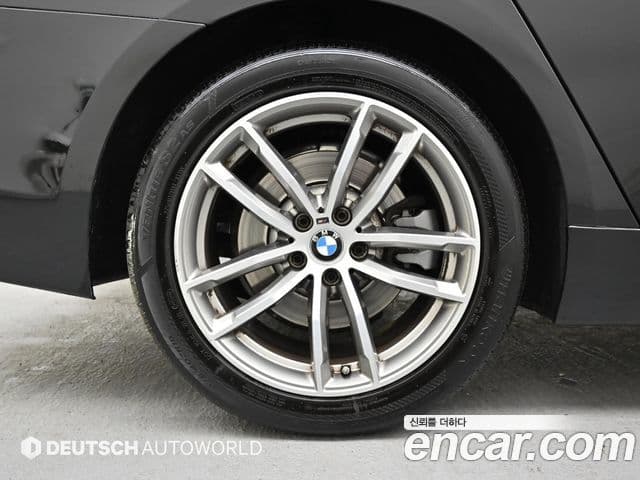 BMW 5시리즈 (G30) 520d M Sport, 2017 все фото