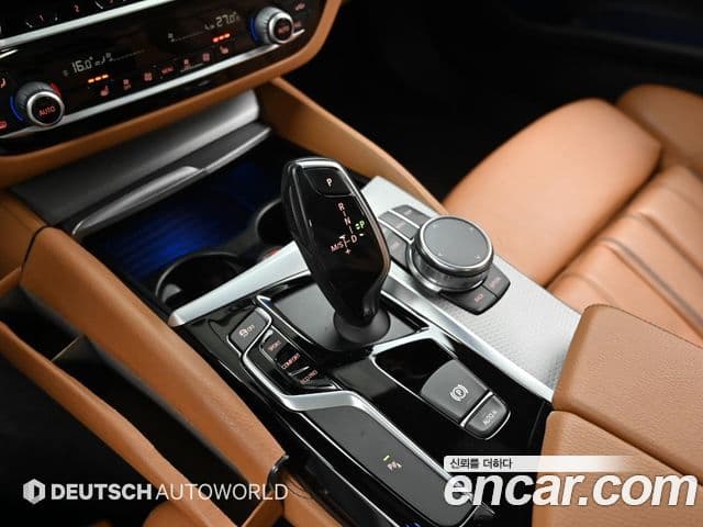 BMW 5시리즈 (G30) 520d M Sport, 2017 9