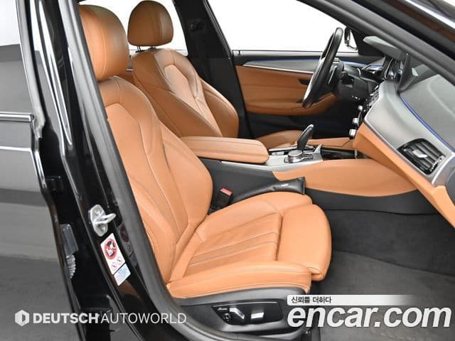 BMW 5시리즈 (G30) 520d M Sport, 2017 10