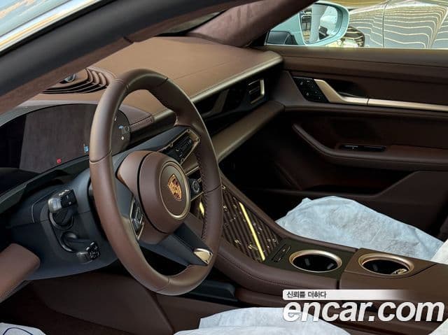 Porsche 타이칸 4S, 2025 6