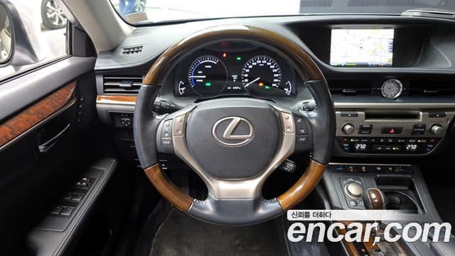 Lexus New ES300h XV60, 2015 13