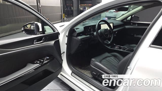 Kia The / новый New K5 гибрид 3세대 Signature, 2024 10