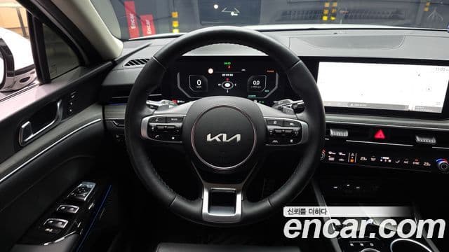 Kia The / новый New K5 гибрид 3세대 Signature, 2024 13