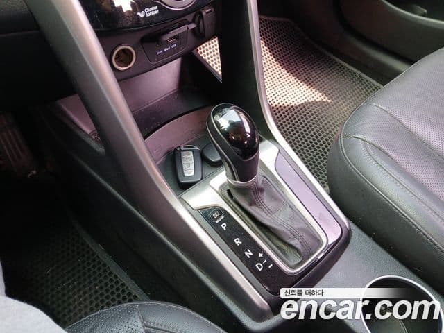 Hyundai i30(новый кузов / новое поколение) дизель 1.6 VGT Unique, 2013 9