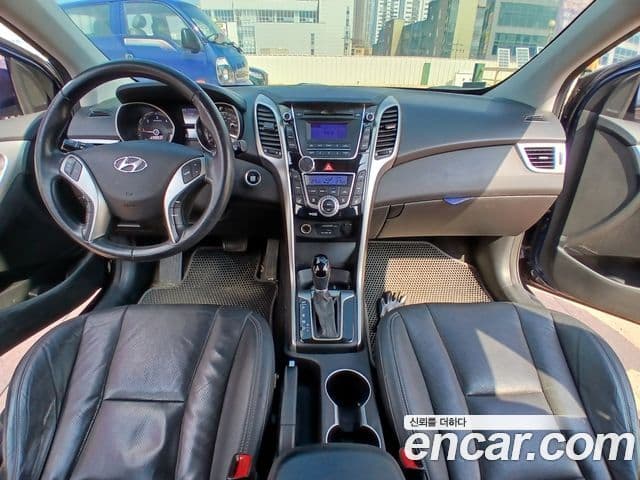 Hyundai i30(новый кузов / новое поколение) дизель 1.6 VGT Unique, 2013 10