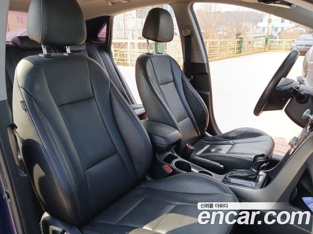 Hyundai i30(новый кузов / новое поколение) дизель 1.6 VGT Unique, 2013 11