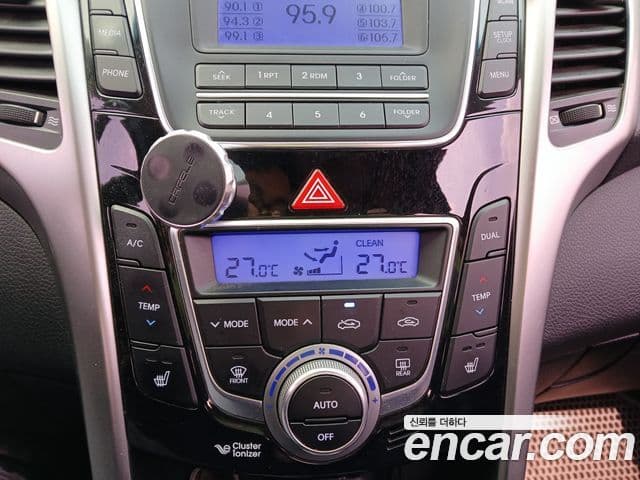 Hyundai i30(новый кузов / новое поколение) дизель 1.6 VGT Unique, 2013 15