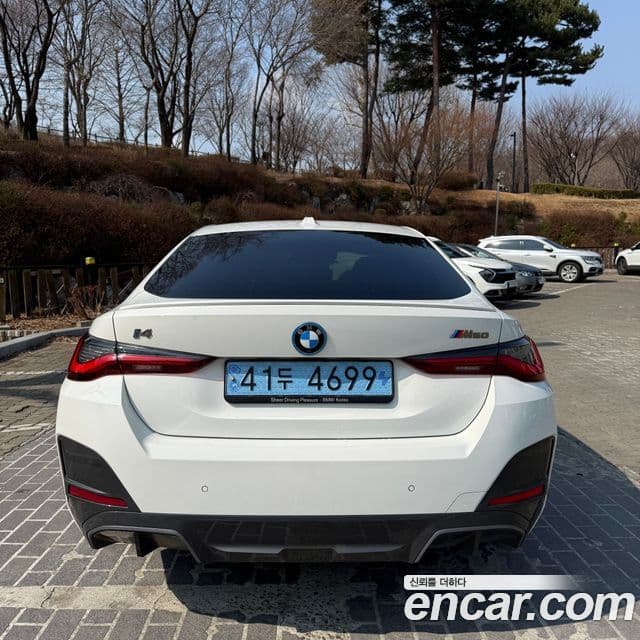 BMW i4 eDrive40 M Sport, 2022 4