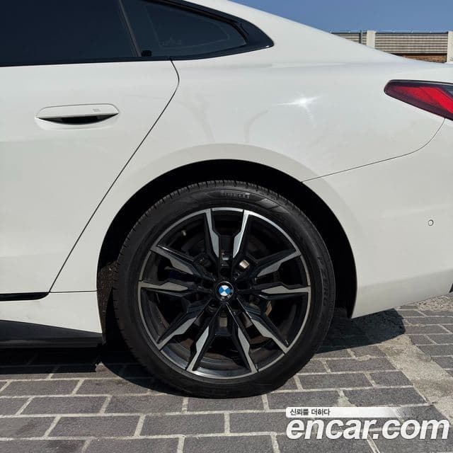 BMW i4 eDrive40 M Sport, 2022 6