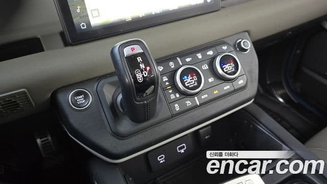 Land Rover Defender (L663) 110 D250 SE, 2022 9