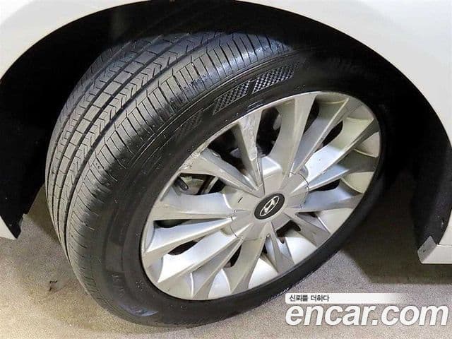 Hyundai LF Sonata LPI Modern(для людей с инвалидностью), 2015 18