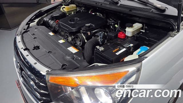 KG모빌리티(SsangYong) Korando 투리스모 4WD GT 9인승, 2015 6