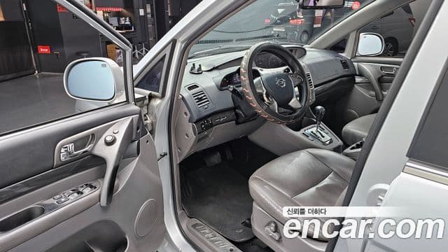 KG모빌리티(SsangYong) Korando 투리스모 4WD GT 9인승, 2015 11