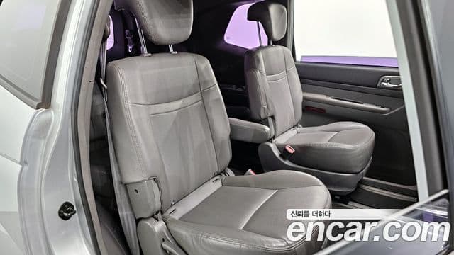 KG모빌리티(SsangYong) Korando 투리스모 4WD GT 9인승, 2015 12