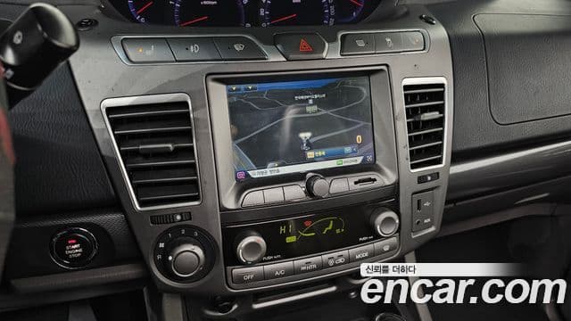 KG모빌리티(SsangYong) Korando 투리스모 4WD GT 9인승, 2015 16