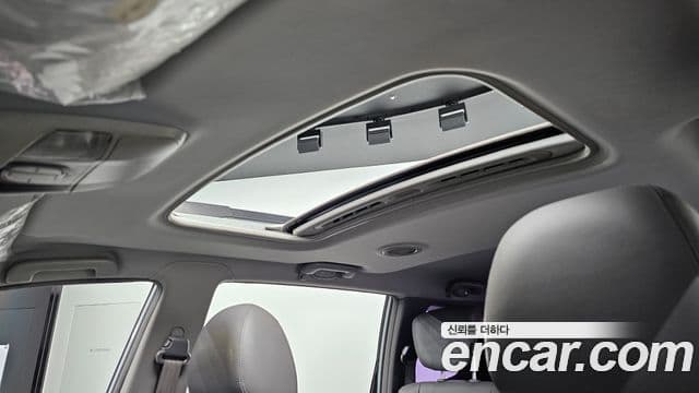 KG모빌리티(SsangYong) Korando 투리스모 4WD GT 9인승, 2015 19