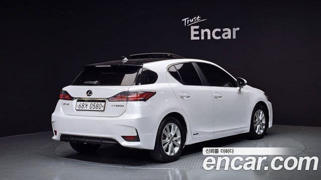 Lexus CT200h ZWA10, 2016 2