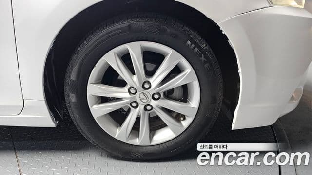 Lexus CT200h ZWA10, 2016 все фото