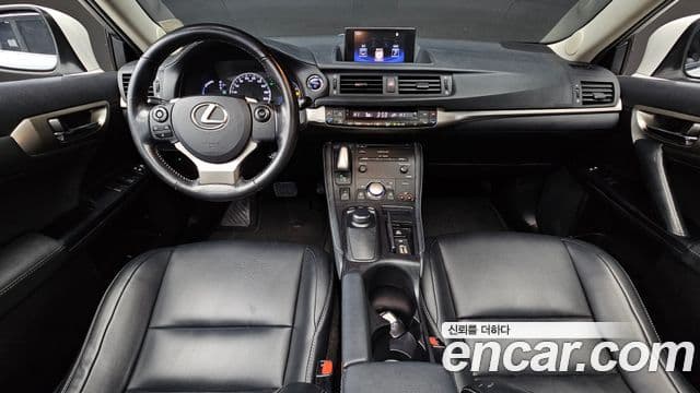 Lexus CT200h ZWA10, 2016 7