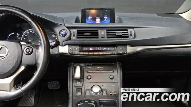 Lexus CT200h ZWA10, 2016 16