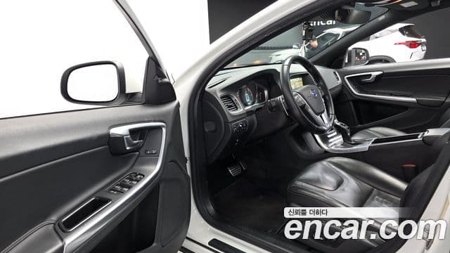 Volvo S60 2세대, 2015 11