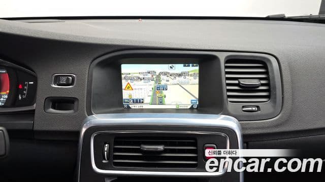 Volvo S60 2세대, 2015 14