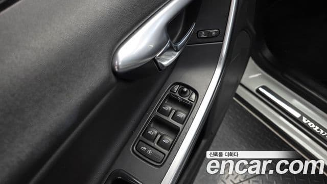 Volvo S60 2세대, 2015 18