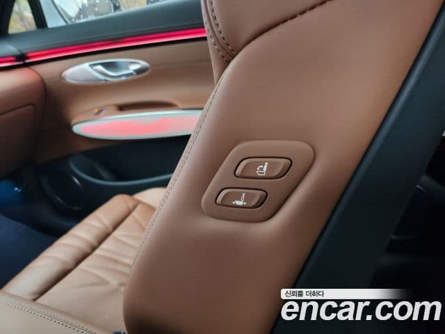 Genesis GV70, 2026 12