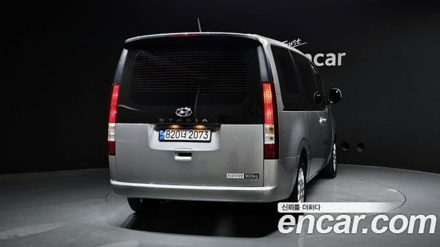 Hyundai Staria Modern, 2023 4