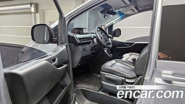 Hyundai Staria Modern, 2023 10