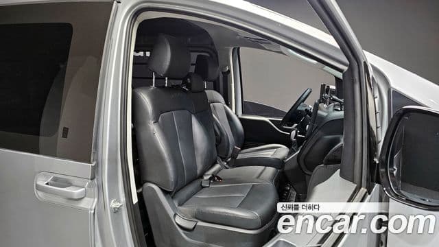 Hyundai Staria Modern, 2023 12