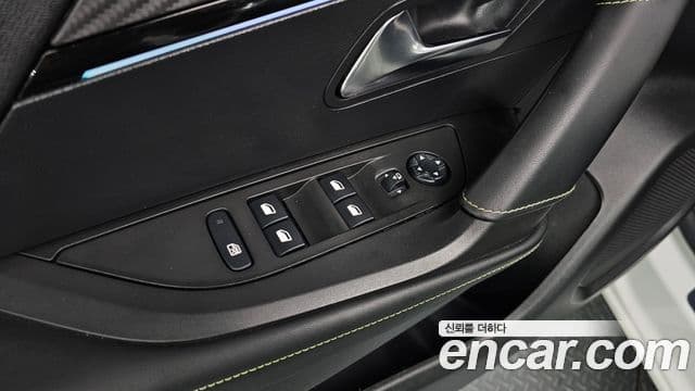 Peugeot 2008 2세대 1.5 BlueHDi GT, 2021 17