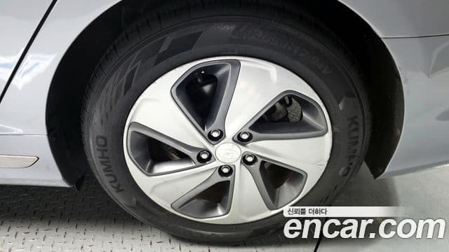 Hyundai LF Sonata гибрид Premium, 2016 все фото