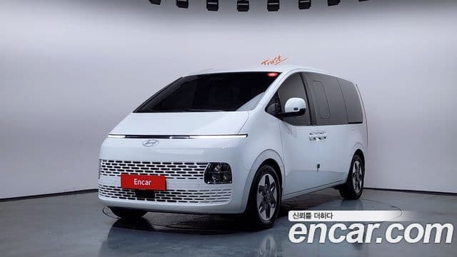 Hyundai Staria Modern, 2025 1