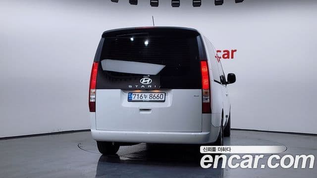 Hyundai Staria Modern, 2025 4