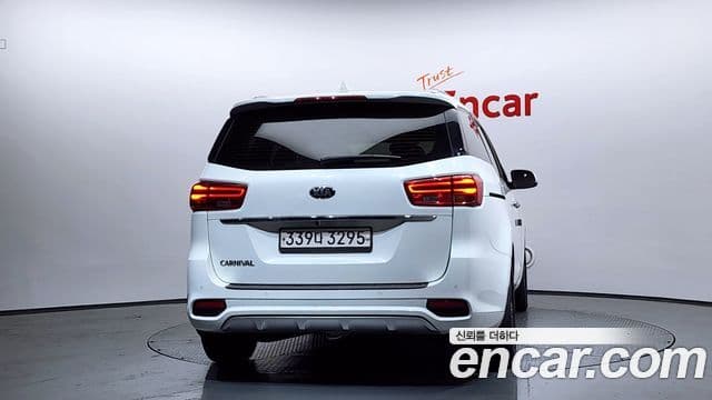 Kia The / новый New Carnival Luxury, 2020 4