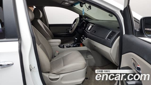 Kia The / новый New Carnival Luxury, 2020 11