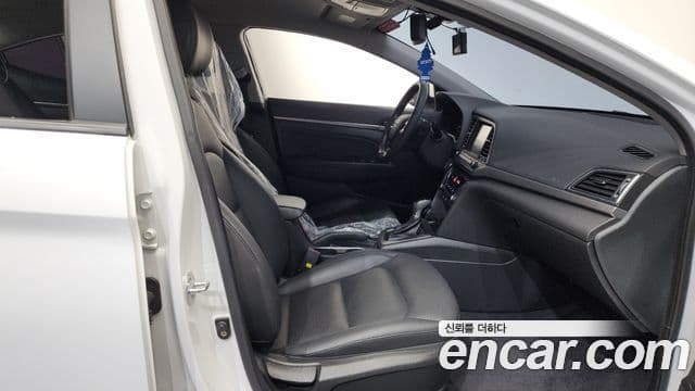 Hyundai Avante AD 1.6 GDI Value Plus, 2018 11