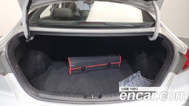 Hyundai Avante AD 1.6 GDI Value Plus, 2018 20