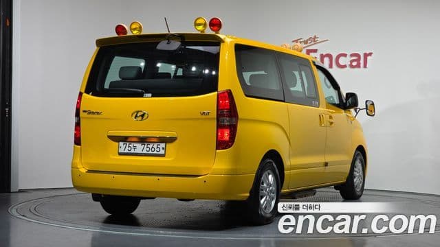 Hyundai Grand Starex детский перевозочный автомобиль, 2018 2
