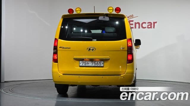 Hyundai Grand Starex детский перевозочный автомобиль, 2018 4