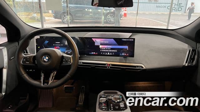 BMW iX xDrive45 M Sport, 2026 4