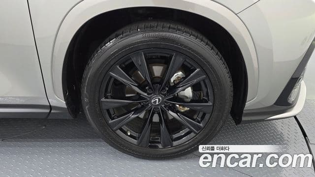 Lexus NX450h+ 2세대 F-Sport, 2023 все фото