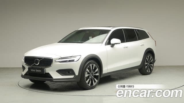 Volvo V60 Cross Country 2세대 B5 Ultra AWD, 2025 1